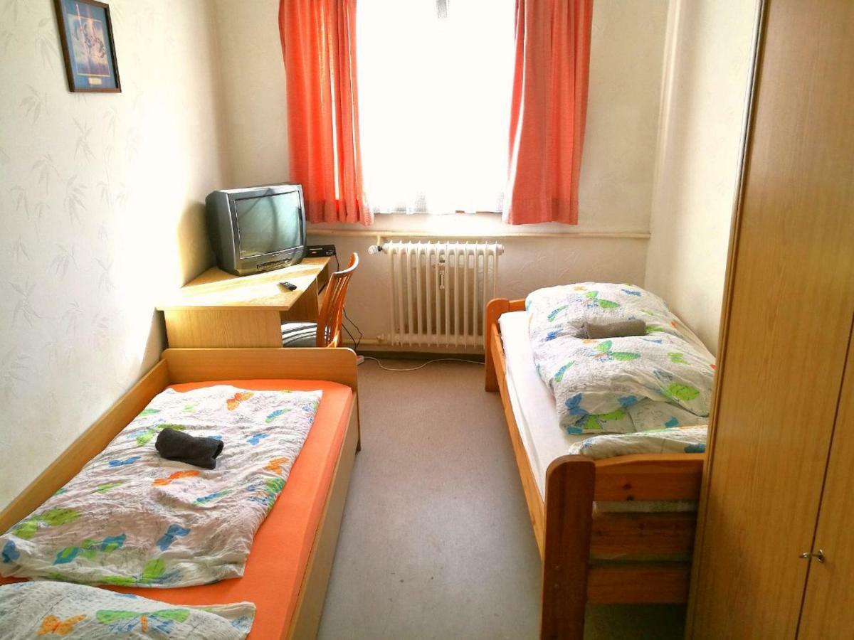Pension Engel Hotell Pfullendorf Exteriör bild